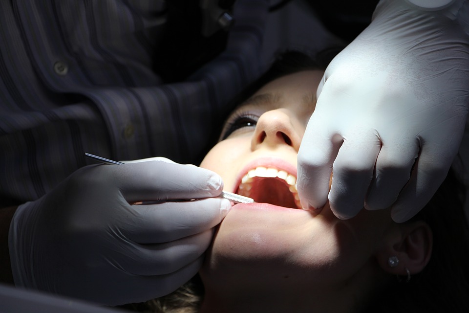 Impianti dentali in zirconia: un nuovo modo di concepire l’implantologia