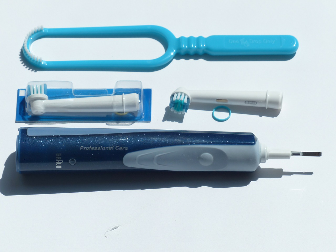 Uso dello spazzolino elettrico: vantaggi e svantaggi